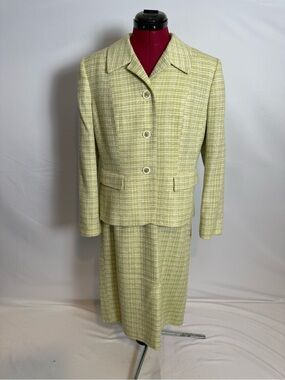 Le Suit Skirt Suit Size 12P Light Green Textured 2-Piece Set Blazer & Skirt